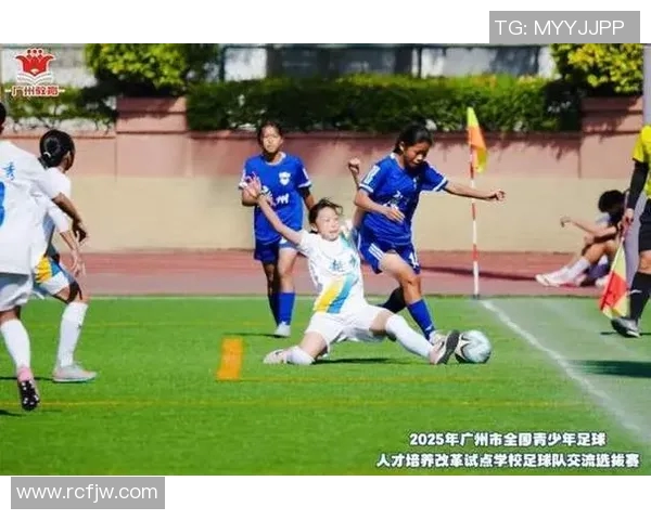 足球场上的友谊与激情没有输赢的明星们共同书写的传奇 足球场上的友谊与激情没有输赢的明星们共同书写的传奇